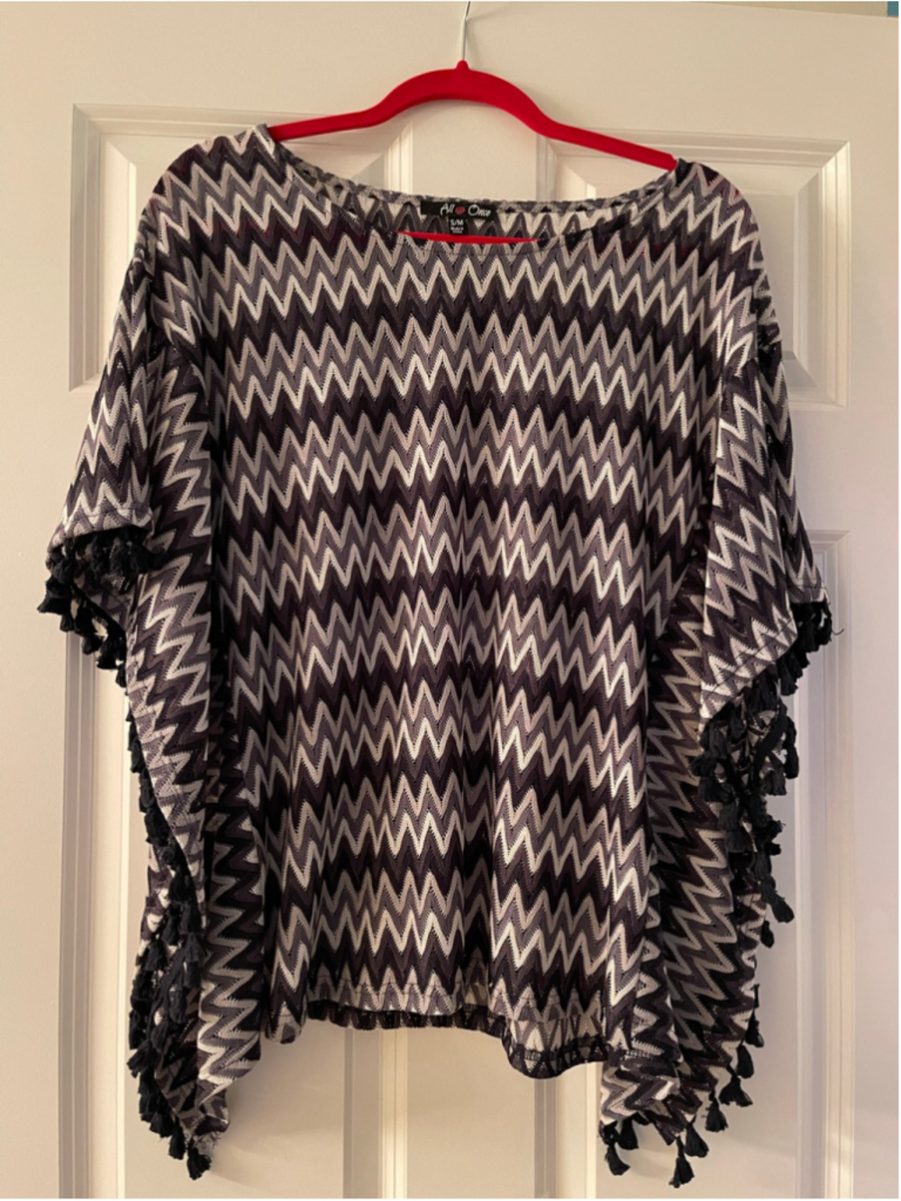 Kimono style women's sweater, Size S/M, EUC